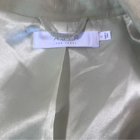 ASTR The Label Rio Oversized Blazer Jacket Celery Green Large NWOT Linen Blend - Picture 15 of 16